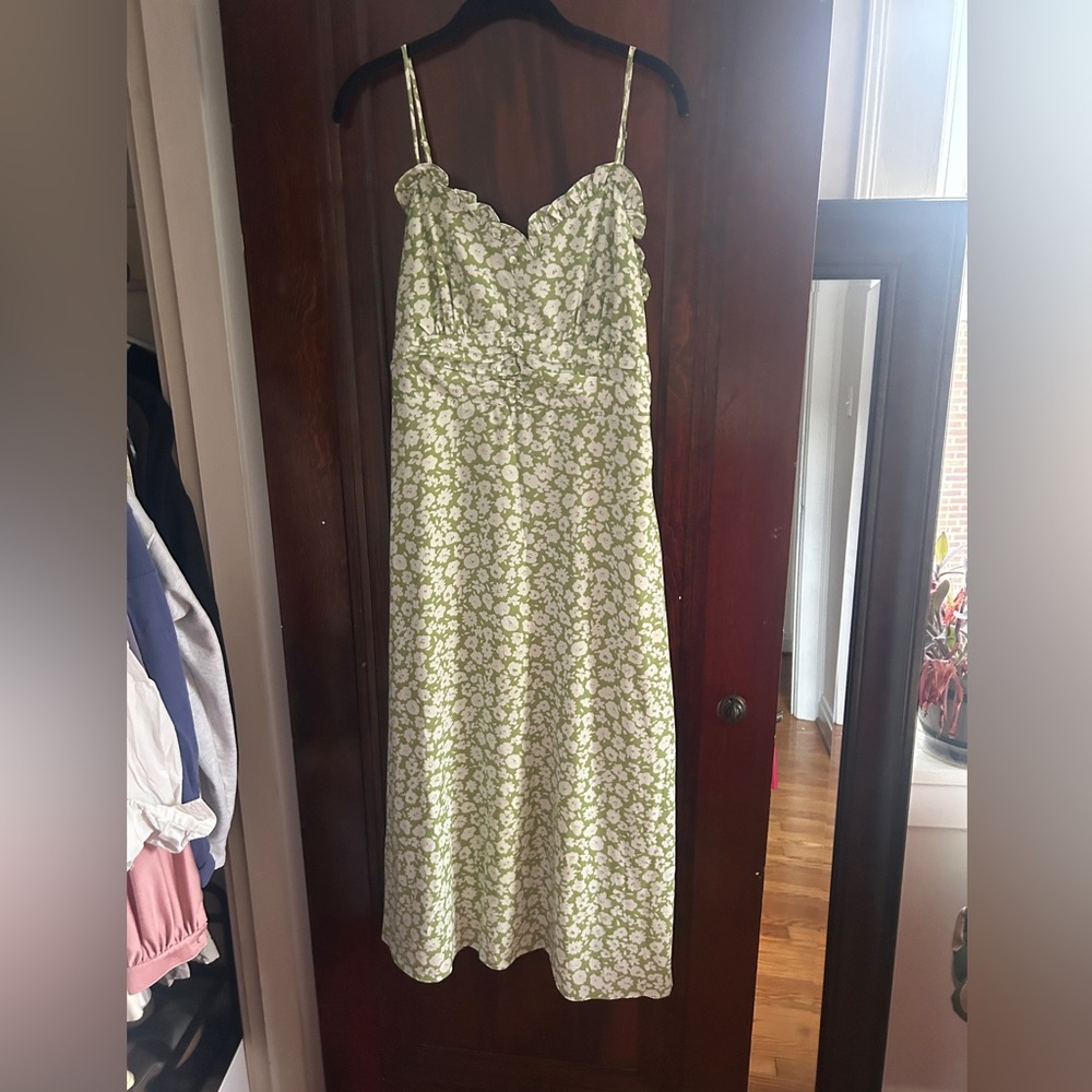 Lulu's Green Floral Midi Dress